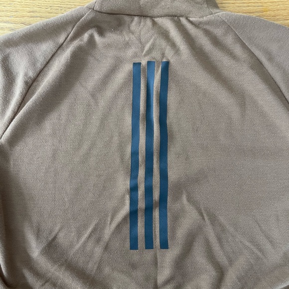 Adidas Women’s crop top - Picture 3 of 4